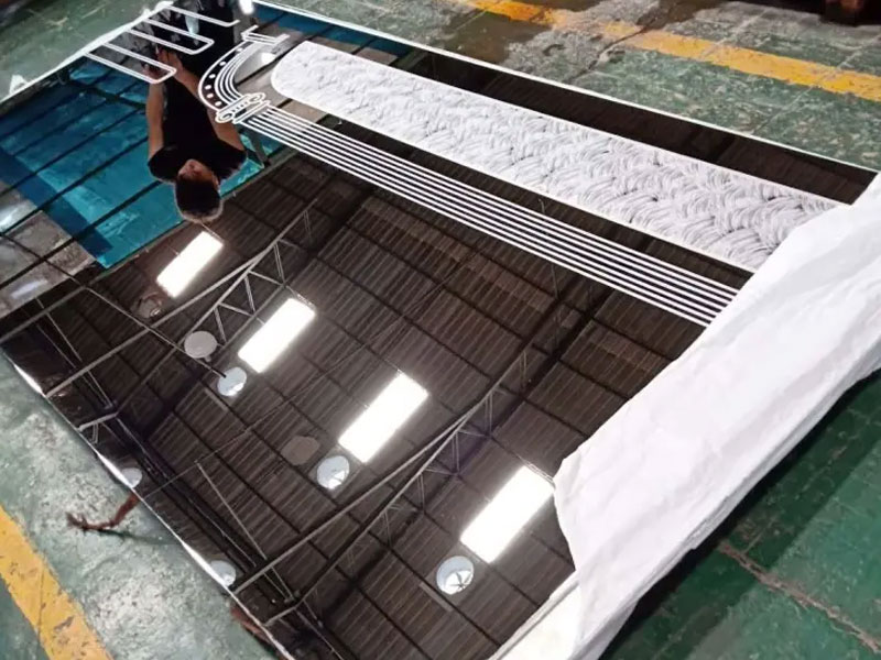 ����־����